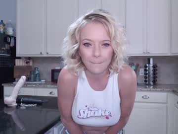girl
        laceycoffeegirl cam image #427475