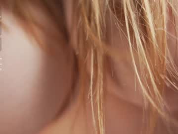 girl
        vikkyy_love cam image #7021115