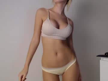 girl
        trixie_taylor cam image #2798101