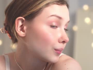 girl
        april_blush cam image #3922014