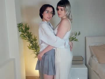 couple
        hoiiy_cute cam image #2185725