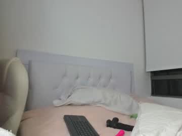 girl
        stephany_ricci cam image #1837711