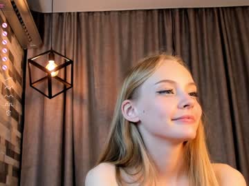 girl
        lolliis cam image #2605669
