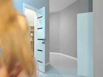 girl
        petra_gambell cam image #2798836