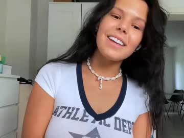 girl
        wildahankin cam image #6956008