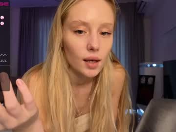 girl
        callme_star cam image #1876548