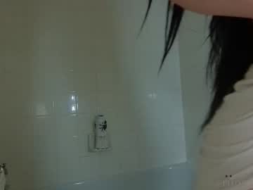 girl
        crimsonkitten cam image #190321