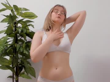 girl
        laurachane cam image #1110450