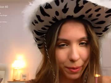 girl
        wanda_robinson cam image #4241770