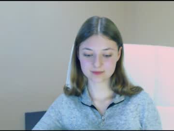 girl
        vivien_leight cam image #1118020