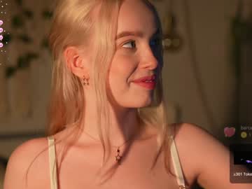 girl
        mother__of__dragons cam image #2848588
