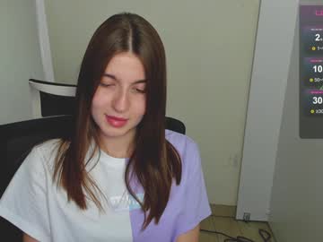 girl
        stacy_cy cam image #4856474