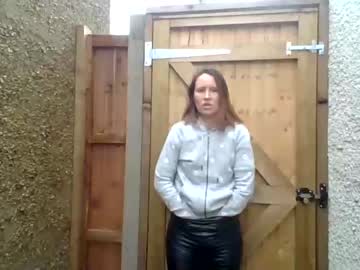 girl
        eatmypie69 cam image #2889036