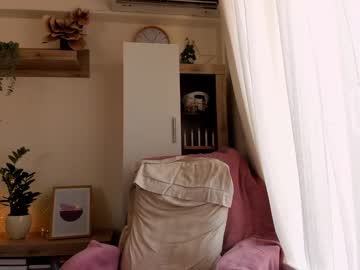 girl
        bestgirl_ofthe_neighborhood cam image #885063