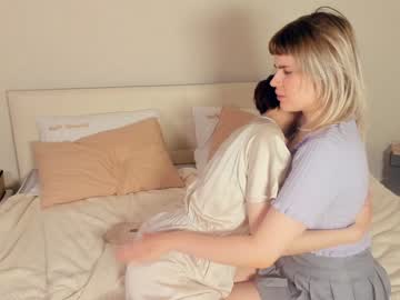 couple
        hoiiy_cute cam image #2199565