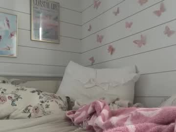 girl
        adorablair cam image #5901280