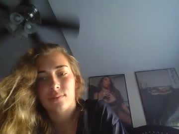 girl
        aellarose cam image #1951171