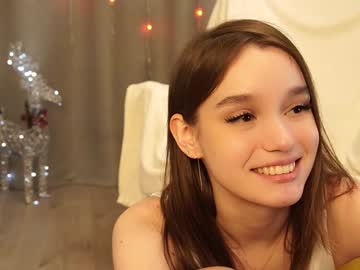 girl
        harrieteasley cam image #6049178