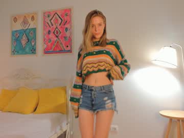 girl
        conniesperry cam image #763316