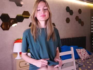 girl
        esmeblond cam image #4751619