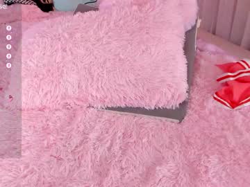 girl
        little_effy18 cam image #4020415
