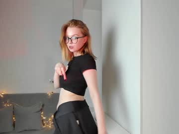 girl
        shinnyvibes cam image #3544530