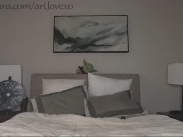 couple
        ari_lovexo cam image #665484