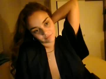 girl
        mia_m_xox cam image #4863422