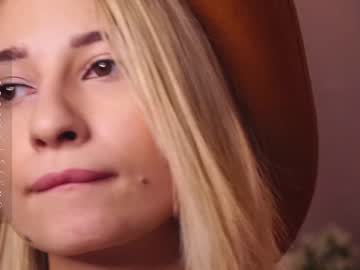 girl
        ameliajasmina cam image #3013690