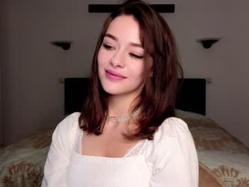 girl
        predatory_eyes cam image #3408704