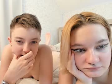 couple
        fionee cam image #2953775