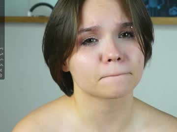 girl
        primrosecolemanf cam image #5526330