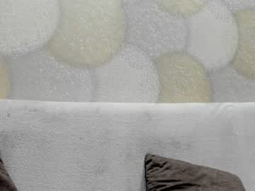 girl
        aria_diaz cam image #543376