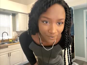 girl
        zaelas cam image #1719757