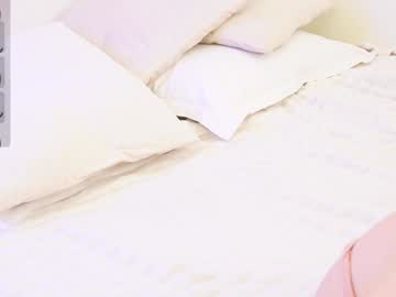 girl
        molly__meow cam image #4423406