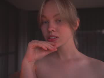 girl
        bibi_it_is cam image #3054013