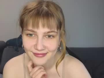 girl
        my_parisss cam image #4528037