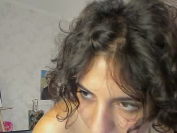 girl
        station_lovers cam image #2546473