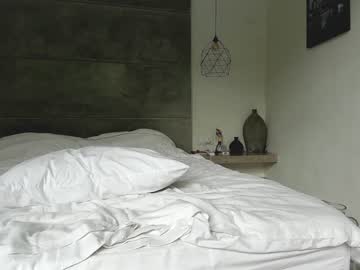 couple
        slemgem cam image #214784