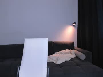 girl
        meowlina cam image #294318