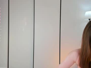 girl
        holyhee cam image #5665277