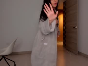 girl
        cute_molly18 cam image #4760315