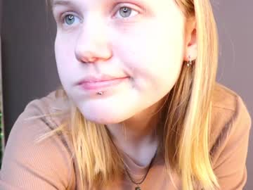 girl
        gayfarwell cam image #5692230