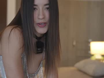 girl
        emyii cam image #6037614