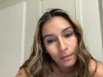 couple
        hotandhornyhannah cam image #3949866
