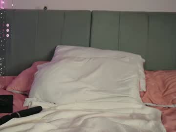 girl
        baby_sammyy cam image #4544602