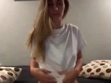 girl
        blondiebabbby420 cam image #136376
