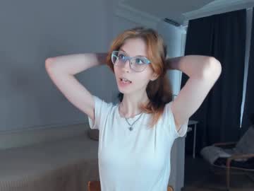 girl
        ballarising cam image #4397371