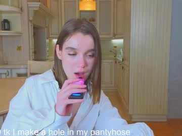 girl
        harrieteasley cam image #5208798