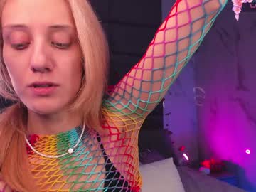 girl
        dreamy_kira cam image #5187758